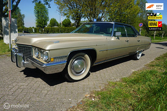 Cadillac Sedan-de-Ville 6 CD 49